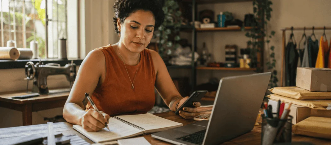 Trabalhadores autônomos no Brasil em diferentes profissões na rua